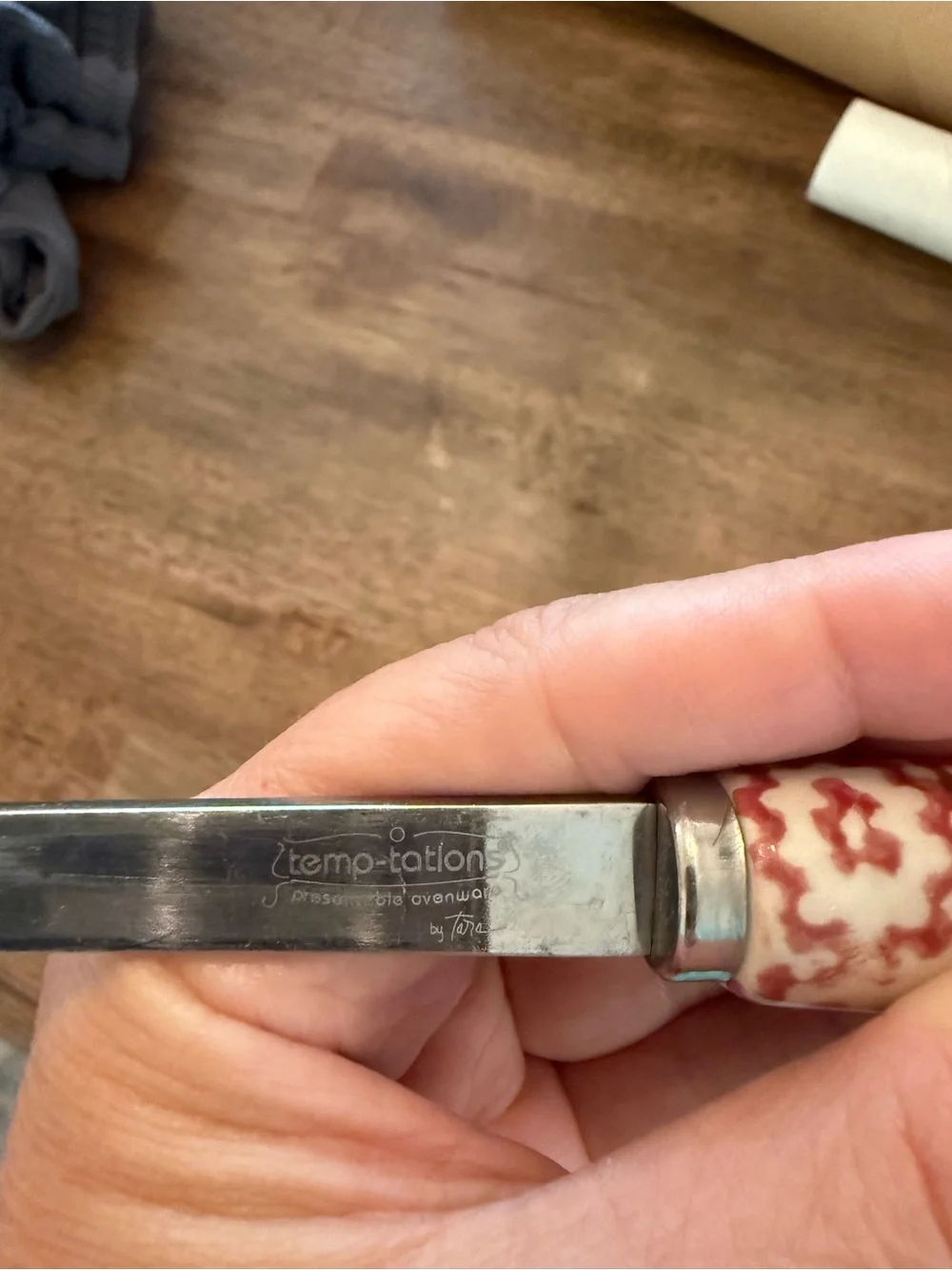 Temp-tations Old World Cranberry Slotted Spatula Ceramic Handle 12 3/8”